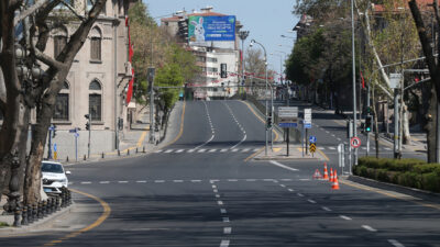 Hafta sonu sokağa çıkma yasağı olan iller hangileri?