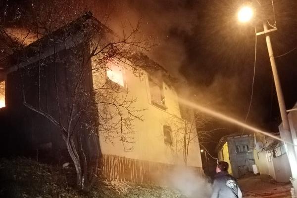 Yer: Bursa… Benzinle soba yakmak isterken evini yaktı