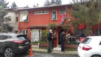 Usta gazetecinin eşi evinde ölü bulundu!