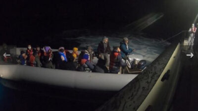 Yunanistan’ın ölüme terk ettiği 20 göçmeni Türkiye kurtardı