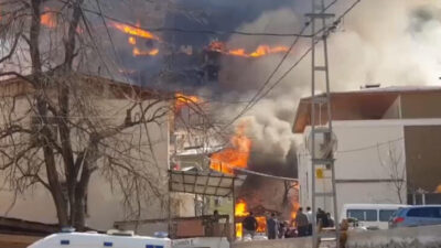 Artvin’de yangın: Alevler 30 eve sıçradı
