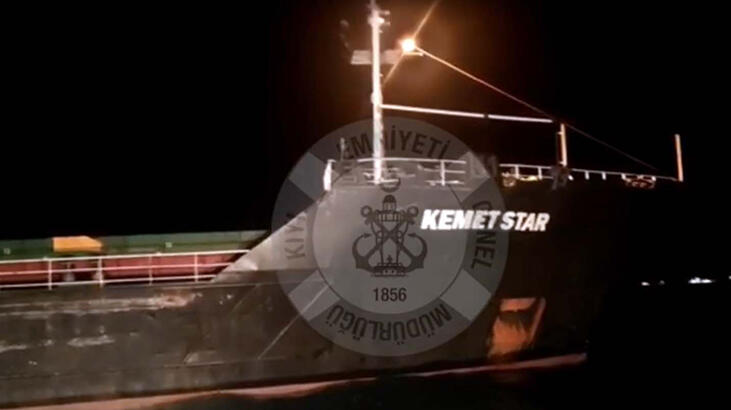 Bozcaada açıklarında kum yüklü gemi karaya oturdu