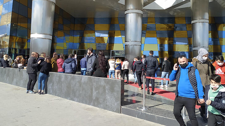 Konya’da bir AVM’de çıkan yangın söndürüldü