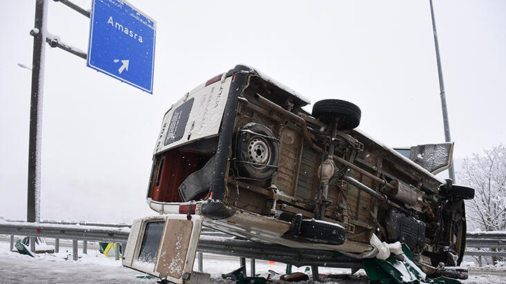 İşçi servisi devrildi: 11 yaralı