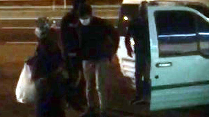 5 kişilik araçta 15 düzensiz göçmen yakalandı!