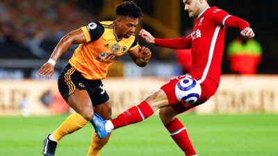 Premier Lig'de Liverpool, Wolverhampton'ın konuğu oldu. Liverpool, 3 puanla moral