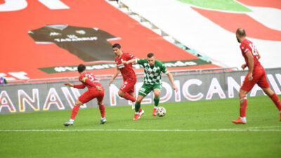 Timsah, Bolu deplasmanında