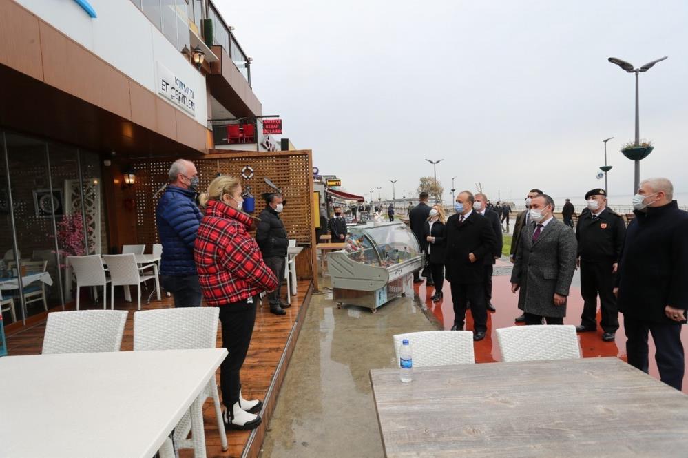 Bursa Valisi, Mudanya’da Covid-19 denetimine katıldı