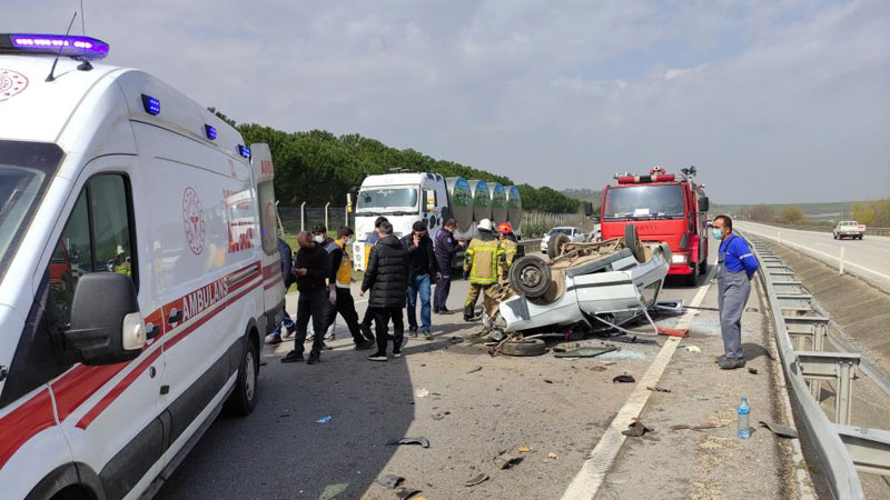 Bursa’da feci kazada can pazarı: Ölü ve yaralılar var Bursa’da feci kazada can pazarı: Ölü ve yaralılar var