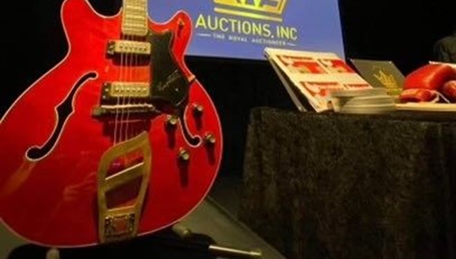 Elvis’in gitarı rekor fiyata satıldı Elvis’in gitarı rekor fiyata satıldı