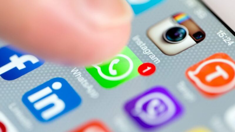 WhatsApp’a yeni özellik! Mesajları otomatik silecek Popüler anlık mesajlaşma uygulaması WhatsApp yakında 24 saatlik kaybolan mesajlar