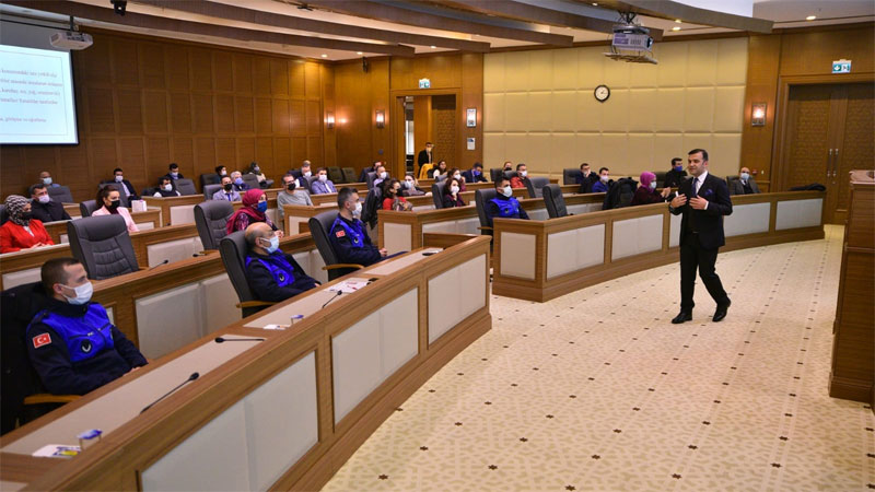 Büyükşehir personeline protokol eğitimi