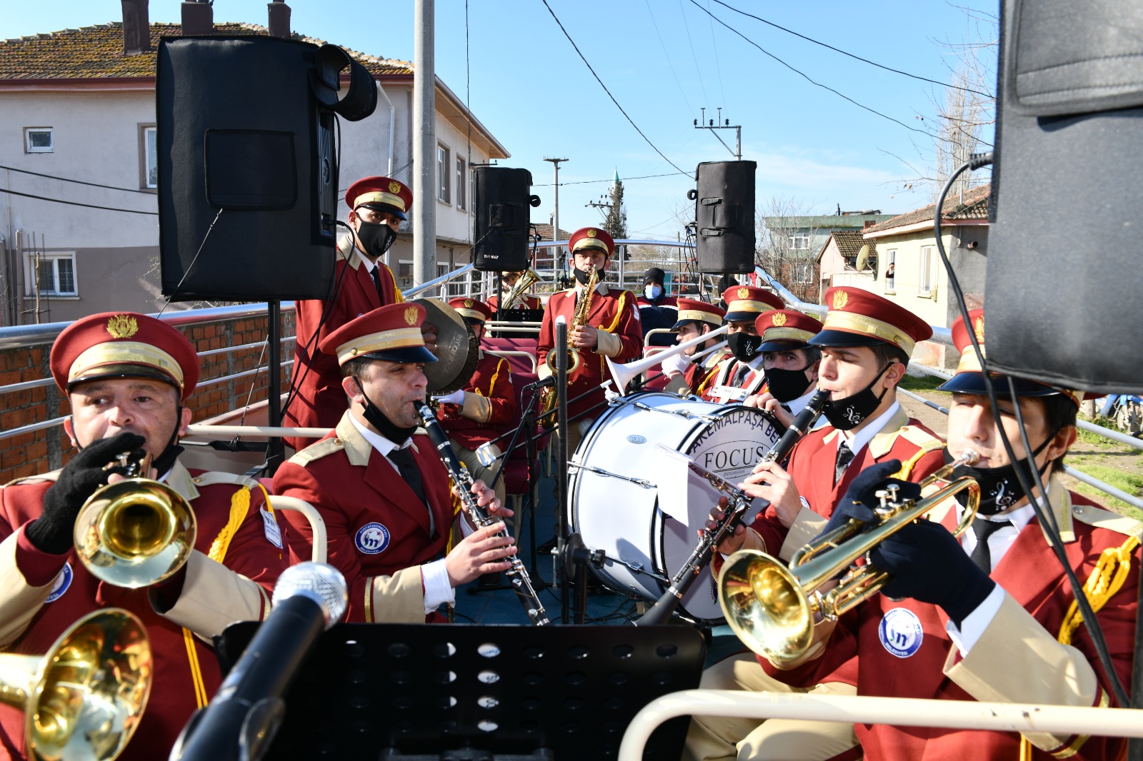 Bandodan minik öğrencilere moral konseri