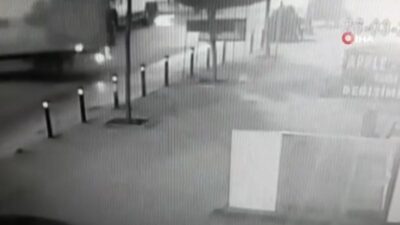 Kamyonetin devrilme anı kamerada