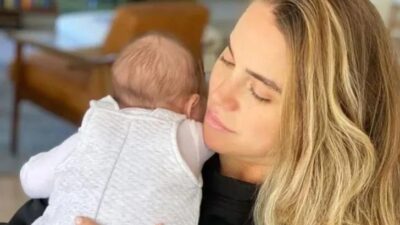 Ceyda Ateş kızı Talya’yı paylaştı! ‘Hep baba diyorlar’