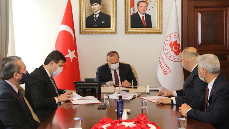 Bursa’da imzalar atıldı! 24 derslik okul için… Bursa’da imzalar atıldı! 24 derslik okul için…