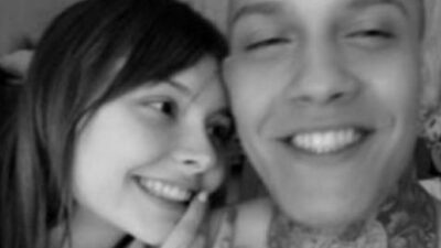 Uçuruma yuvarlanan motosiklet genç çifti ayırdı