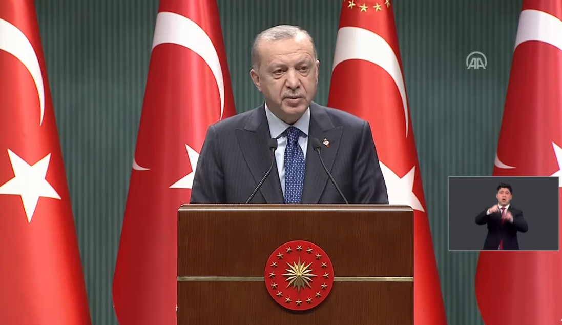 Cumhurbaşkanı Erdoğan açıkladı; Yasaklar kademeli kalkıyor…