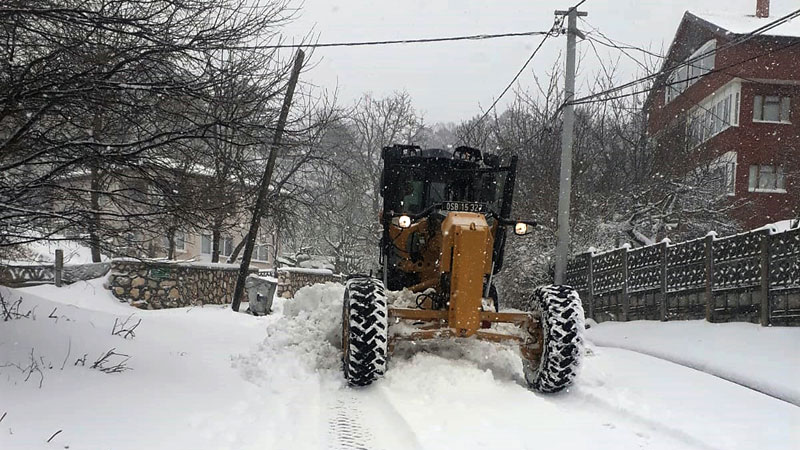 Osmangazi’de karla mücadele sürüyor