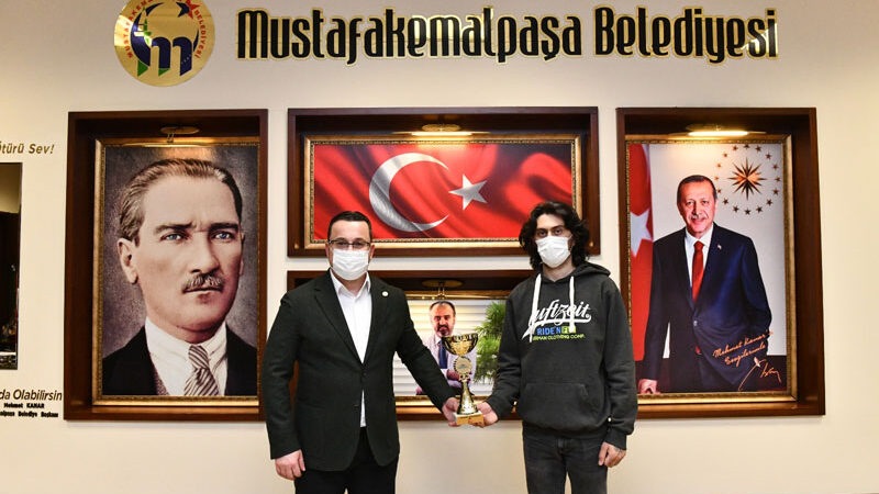 Mustafakemalpaşalı bisiklet tutkunu genç sporcu, Erzurum Palandöken snow downhill yarışlarından
