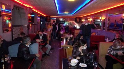 Devriye gezen ekip müzik sesini duyunca baskın yaptı! ‘Adam mı öldürdük’