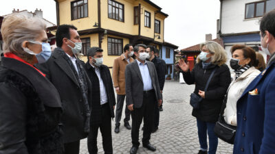 Başkan Dündar, Odunpazarı Belediyesi’ni ziyaret etti