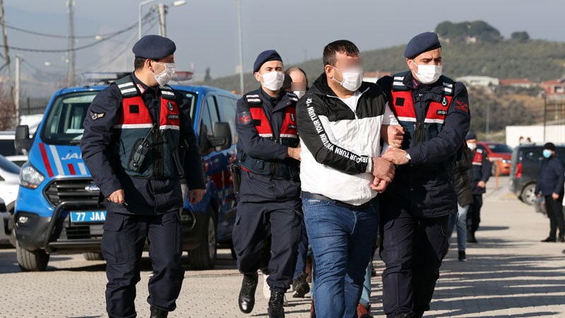 Bursa’da dev şebeke çökertildi! Devleti milyonlarca lira zarara uğratmışlar Bursa'da trol avcılığı sırasında yakalanan bir kişinin evrak kayıtlarındaki usulsüzlüğün