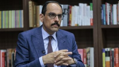 İbrahim Kalın’dan çağrı: ‘Bir kitap oku!’