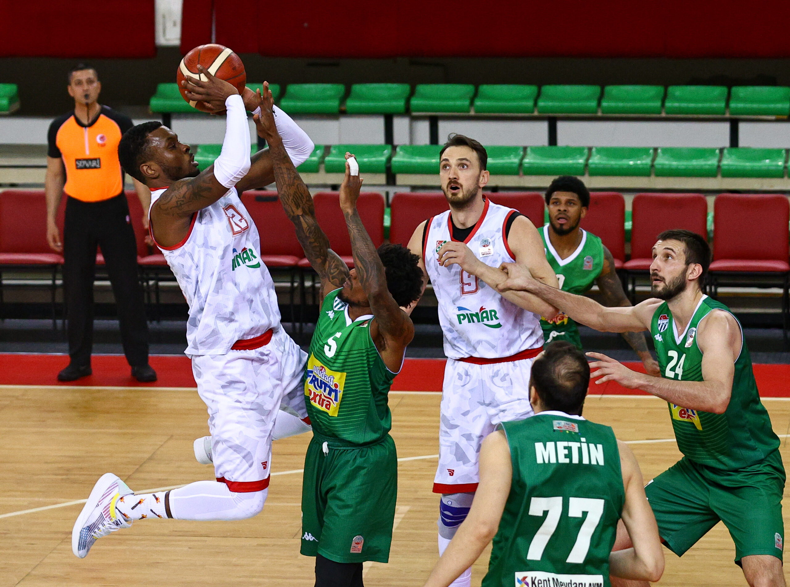 Timsah affetmedi; son anda fişi çekti! Timsah affetmedi; son anda fişi çekti!