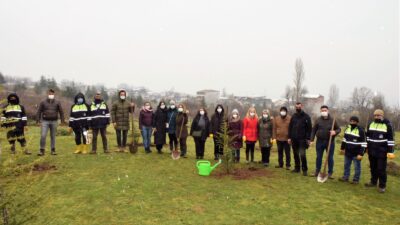 Daha yeşil Yıldırım için fidanlar toprakla buluşuyor