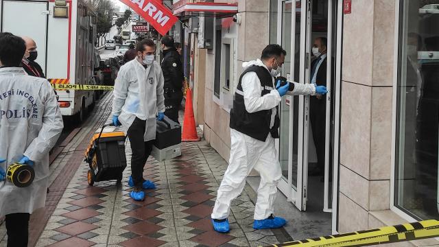 Bıçak ve biber gazıyla banka soygunu Bıçak ve biber gazıyla banka soygunu