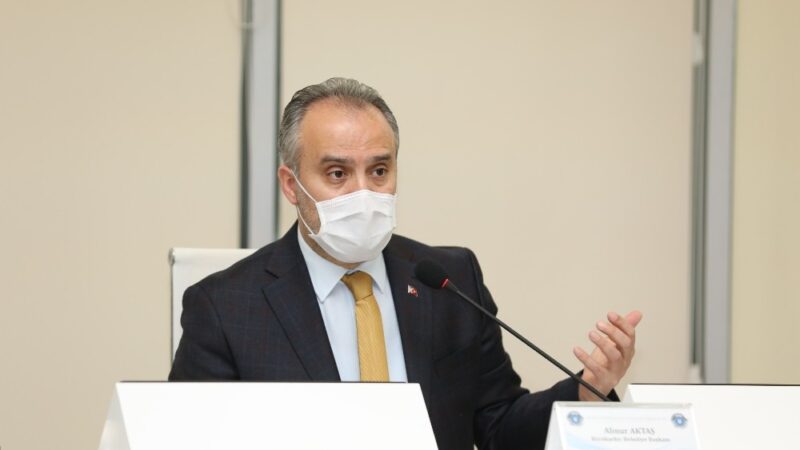 Demokrasinin uç beyleri olan muhtarlarla bir araya gelerek sorunları birinci
