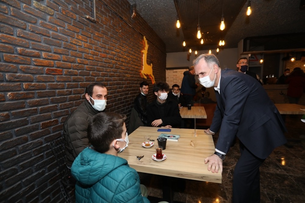 Başkan Alper Taban gençlerle buluştu Başkan Alper Taban gençlerle buluştu