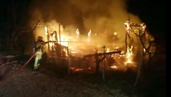 Bursa’da geceyi alevler aydınlattı