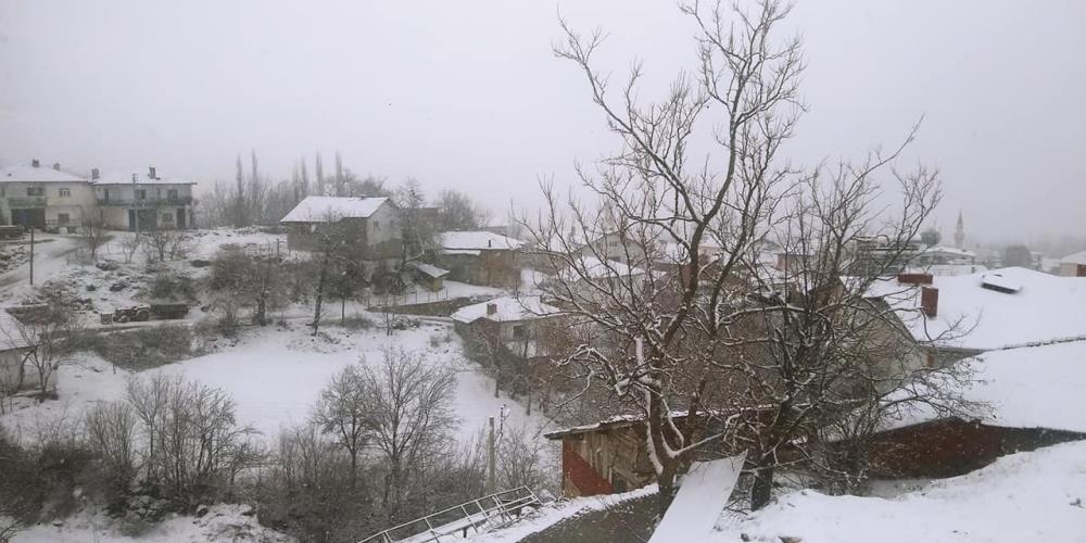 Bursa’da kar yağışı! Resmen beyaza büründü…