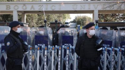 Boğaziçi Üniversitesi önünde izinsiz gösteri: 12 gözaltı