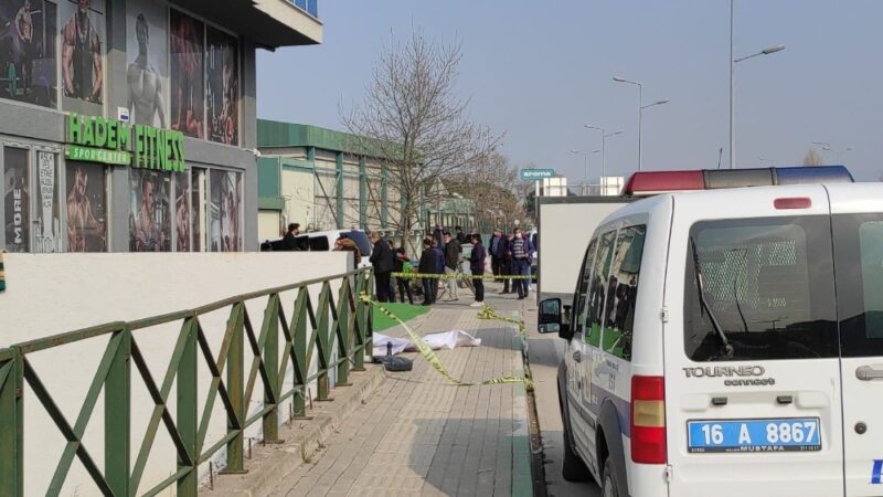 Bursa’da kahreden son! Feci şekilde can verdi Bursa’da vertigo hastası kadın, 3'üncü kattaki evinin balkonundan düşerek hayatını
