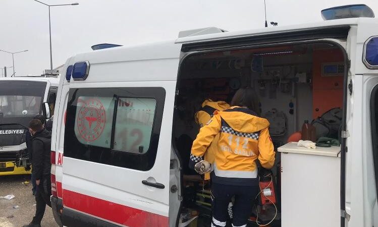Bursa’daki kazada Çanakkale Orman Bölge Müdürü’nün annesi ve kayınvalidesi hayatını kaybetti Bursa’daki kazada Çanakkale Orman Bölge Müdürü’nün annesi ve kayınvalidesi hayatını