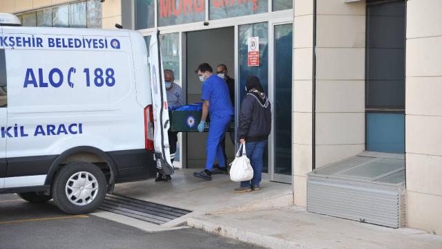 Aracını çamaşır suyuyla yıkadı, hayatını kaybetti Aracını çamaşır suyuyla yıkadı, hayatını kaybetti