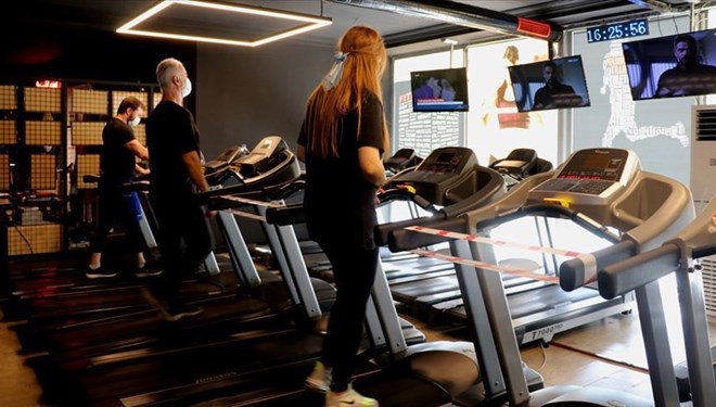 Spor salonunda 45 kişiye virüs bulaştırdı