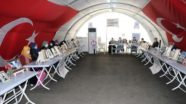 Evlat nöbetine bir aile daha katıldı