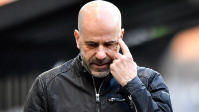 Almanya Birinci Futbol Ligi (Bundesliga) takımlarından Bayer Leverkusen'de Hollandalı teknik