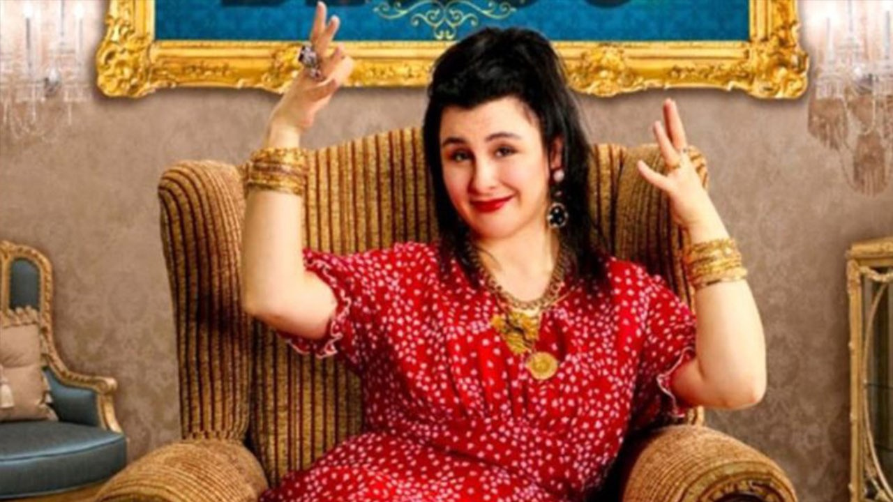 Ünlü fenomen evlendi! Gelinliği gündem oldu