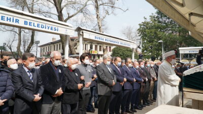 Gökçen ailesi annelerini uğurladı…