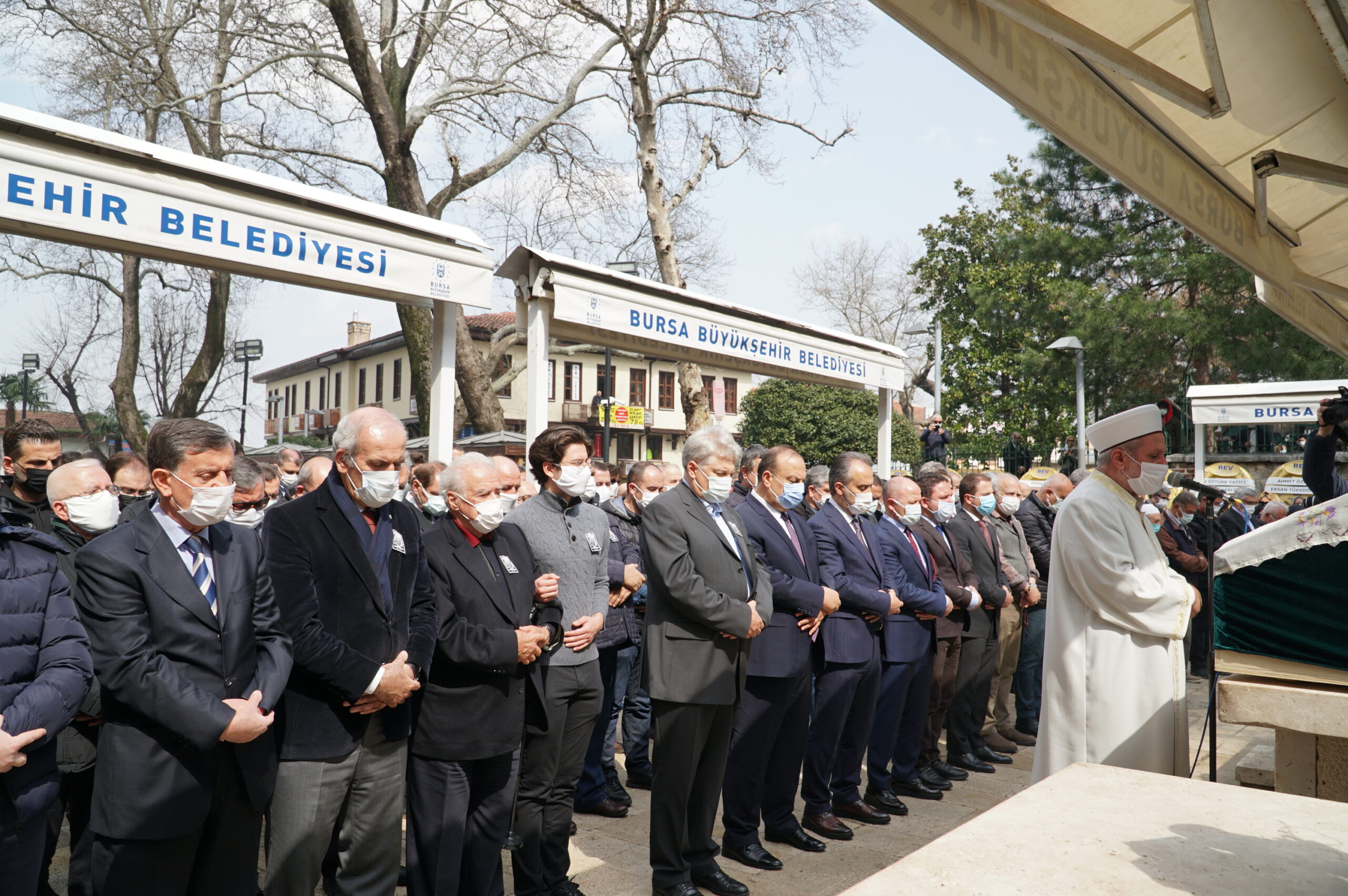 Gökçen ailesi annelerini uğurladı…