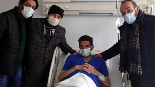 Hastaneye kaldırılan ünlü şarkıcıdan haber var Hastaneye kaldırılan ünlü şarkıcıdan haber var