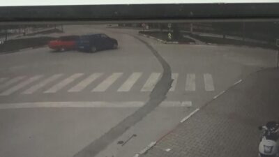 Bursa’da feci kaza! O anlar kamerada