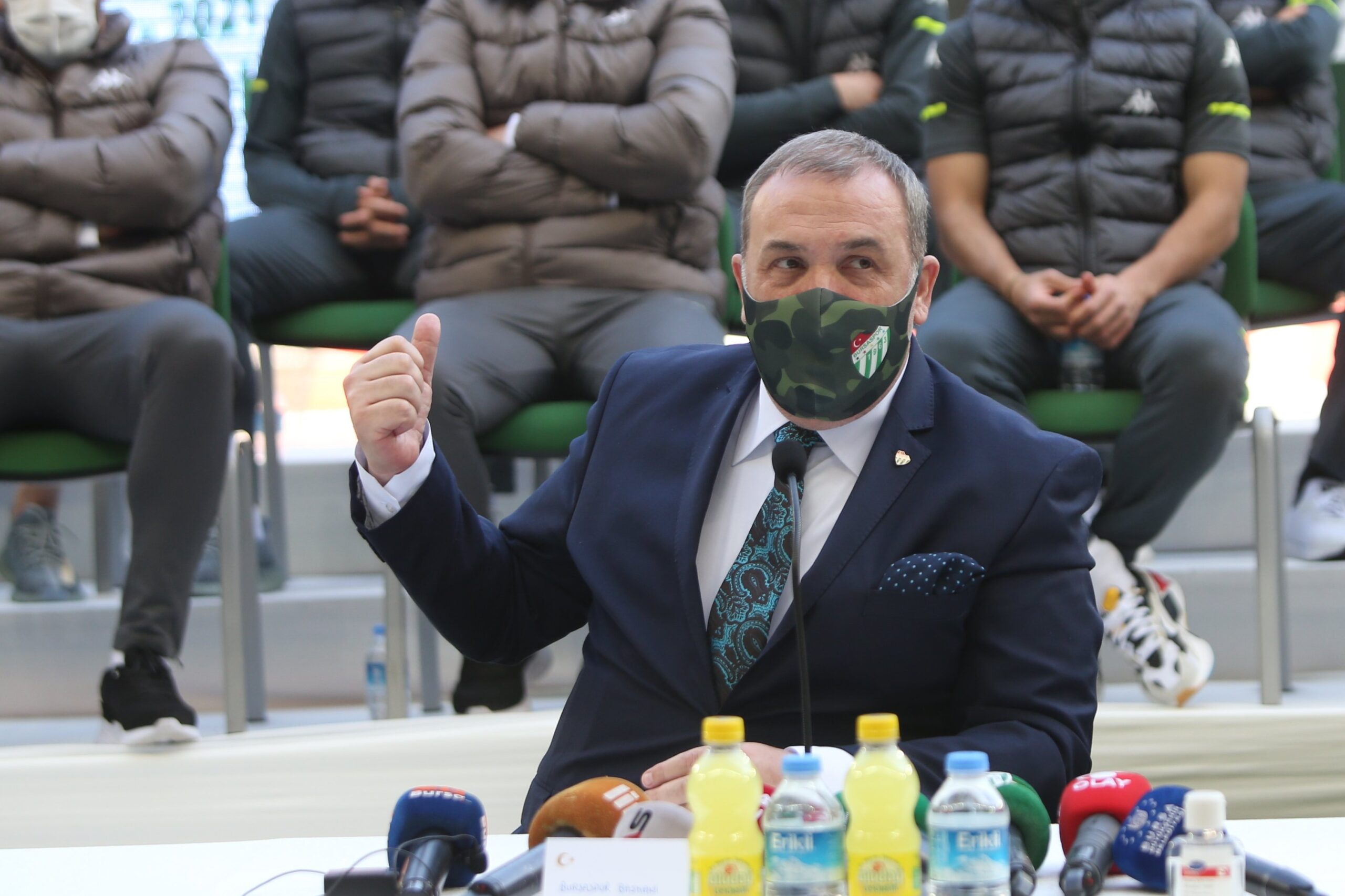 Erkan Kamat’tan şok edici açıklama; 2 futbolcumuz yoğun bakımda… Erkan Kamat’tan şok edici açıklama; 2 futbolcumuz yoğun bakımda…