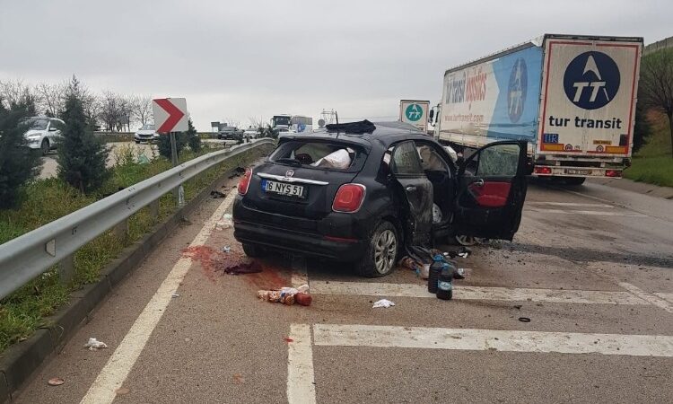 Karacabey’de trafik kazası: 2 yaralı Bursa’nın Karacabey ilçesinde meydana gelen kazada 2 kişi yaralandı.
