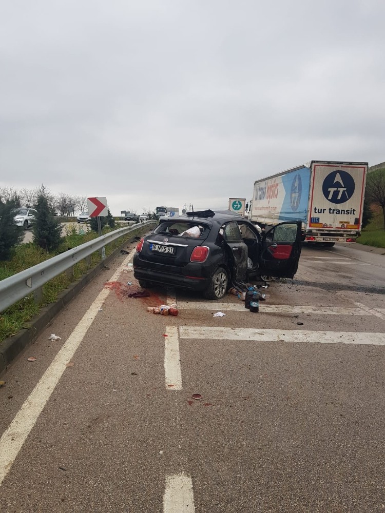Karacabey’de trafik kazası: 2 yaralı Karacabey’de trafik kazası: 2 yaralı